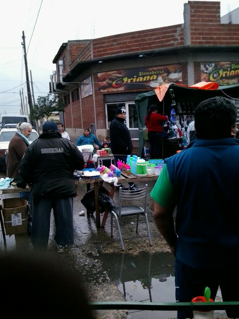 Feriantes denuncian extorsión policial