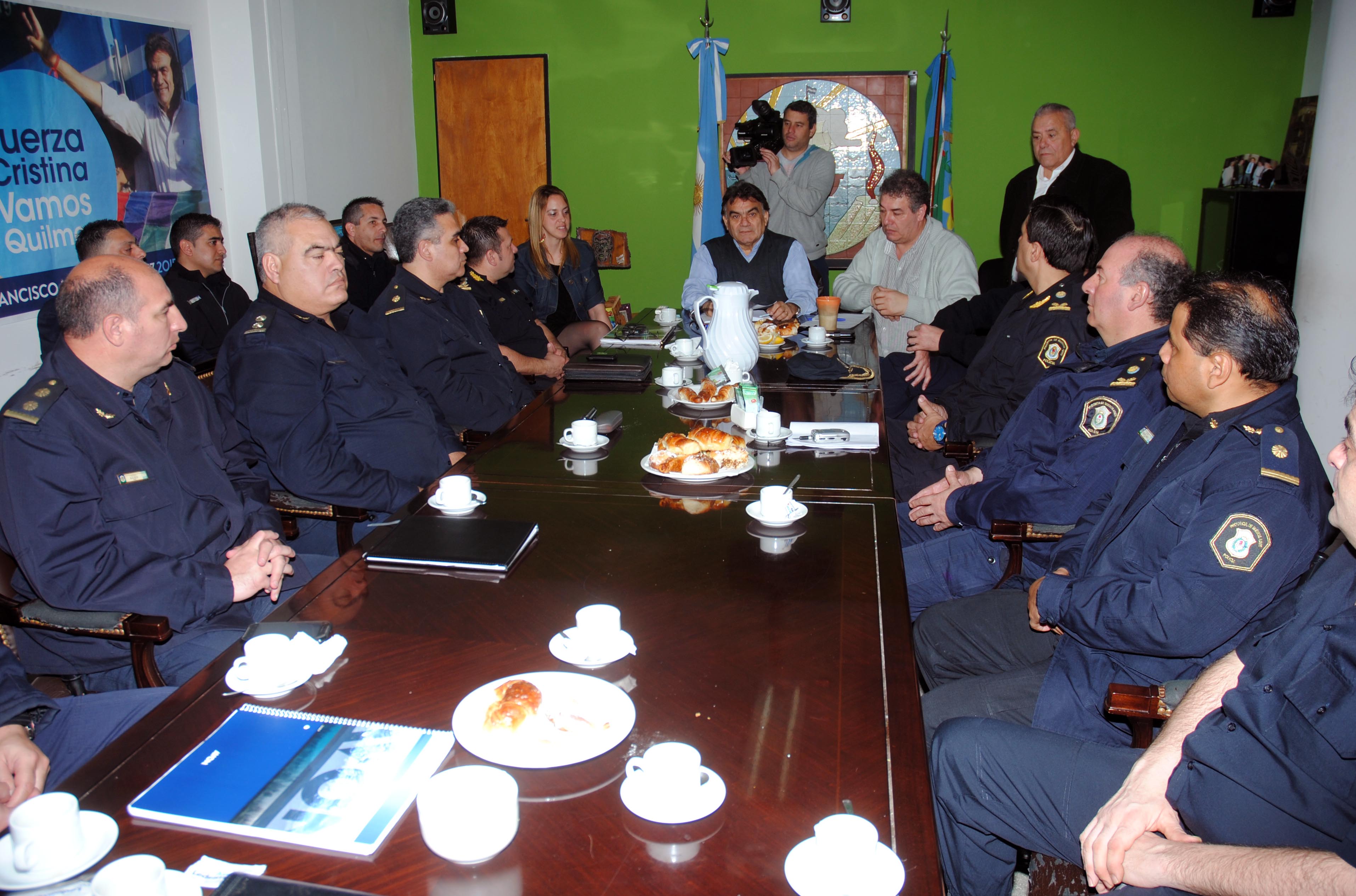 Policía Local: Gutiérrez se reunió con los comisarios