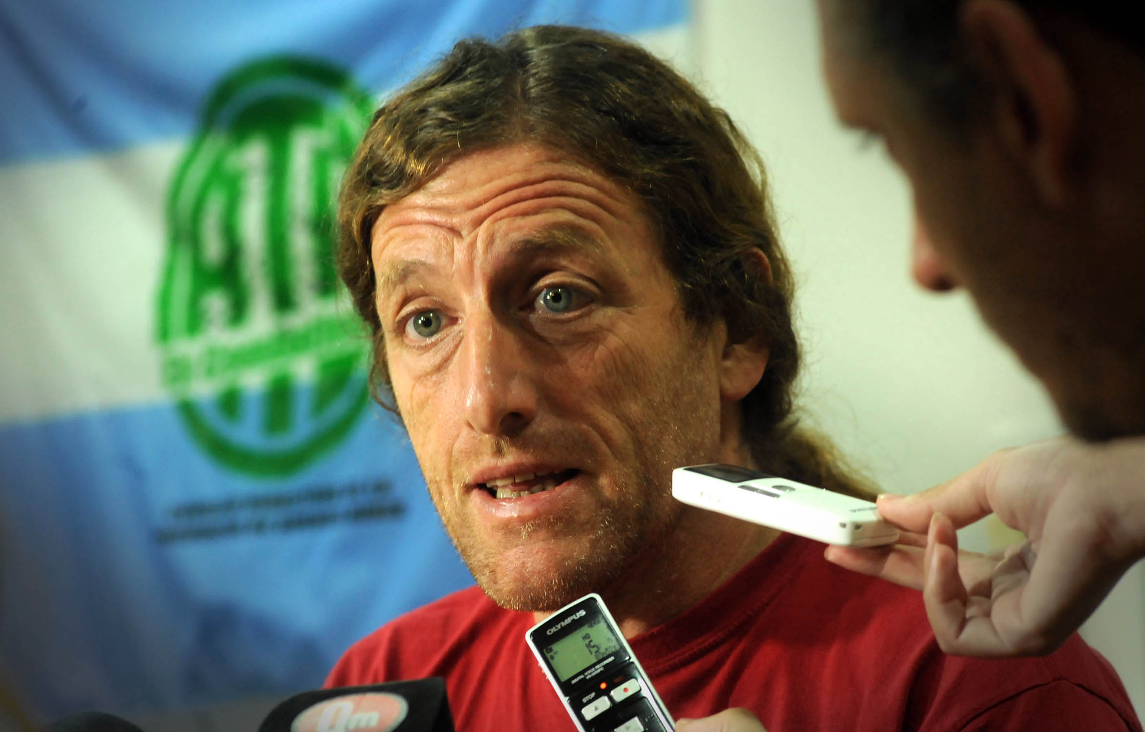 De Isasi: “el gobierno quiere romper ATE”