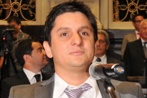 Pérez: «Molina es el mejor candidato para Quilmes»