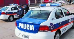 Denuncian a la policía por atropellar un joven y encubrirlo