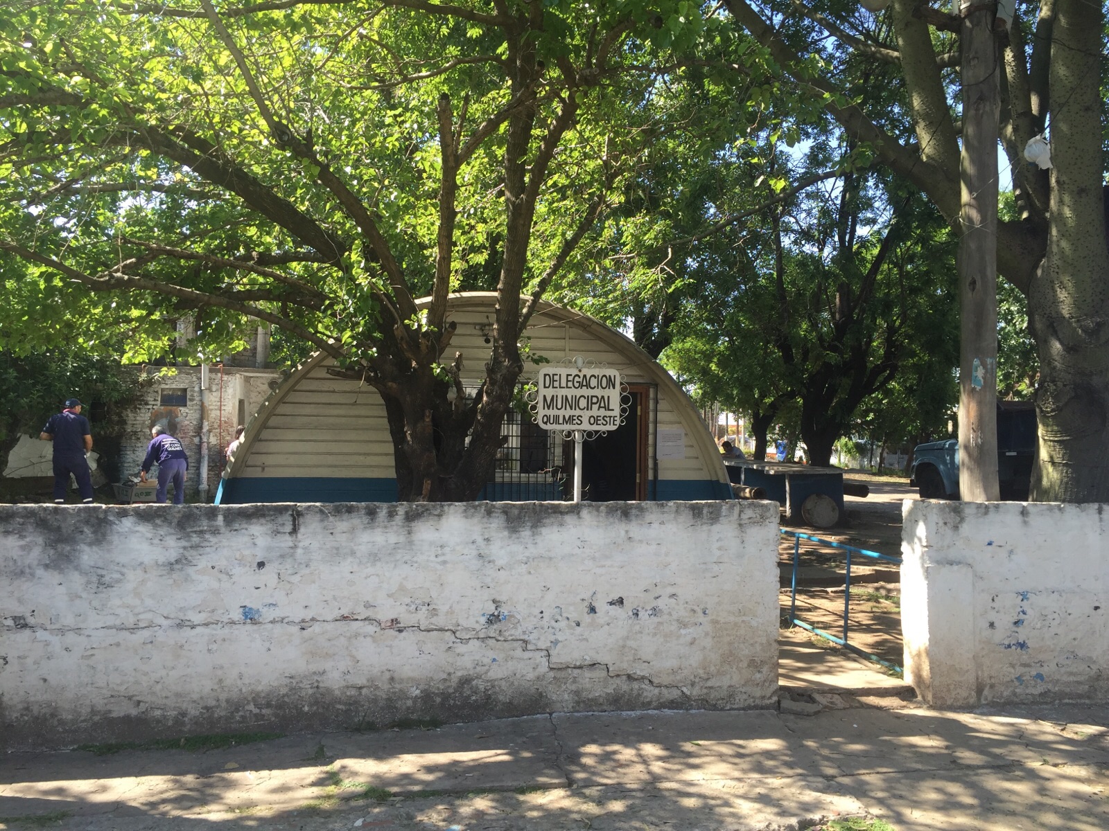Una familia vive en una delegación municipal