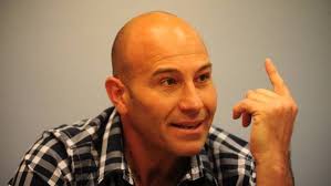 Molina justificó su sueldo