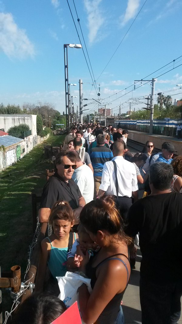 Tren Roca: buen funcionamiento y deficiencias en las estaciones