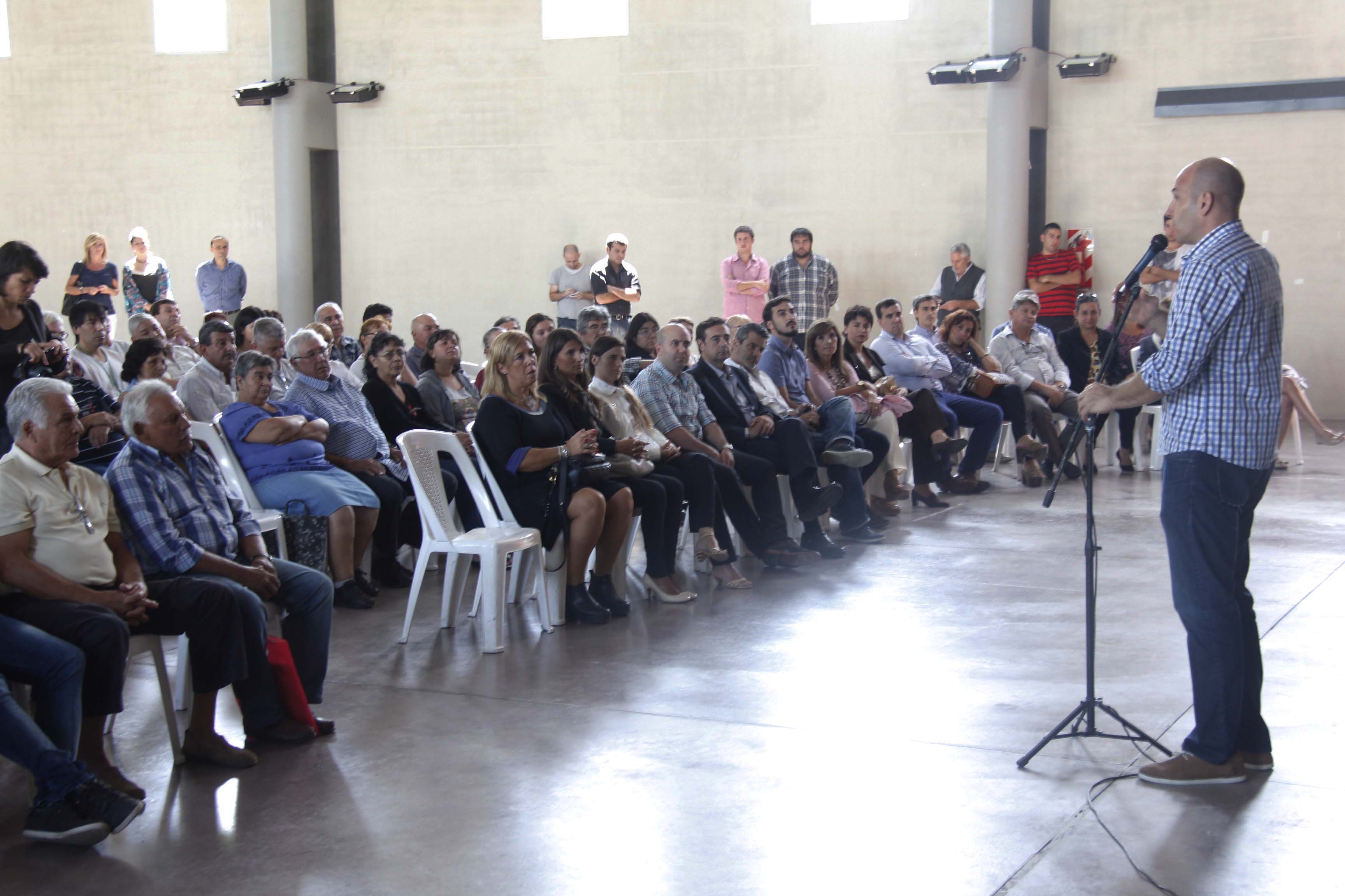 Martiniano Molina entregó 105 escrituras de regularización dominial