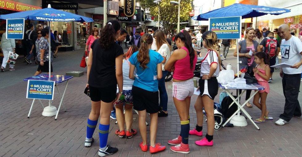 La campaña «Mujeres en la Corte» llegó a Quilmes