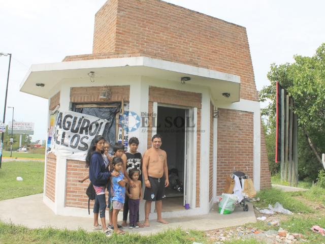 Otorgan una vivienda a familia en situación de calle