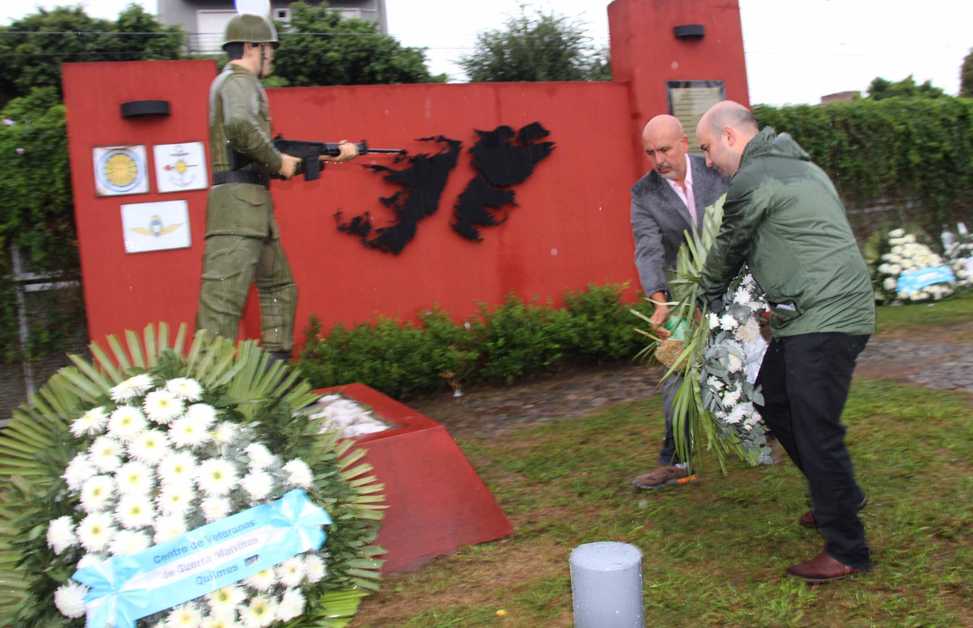 Homenaje a veteranos y caídos en Malvinas en Quilmes