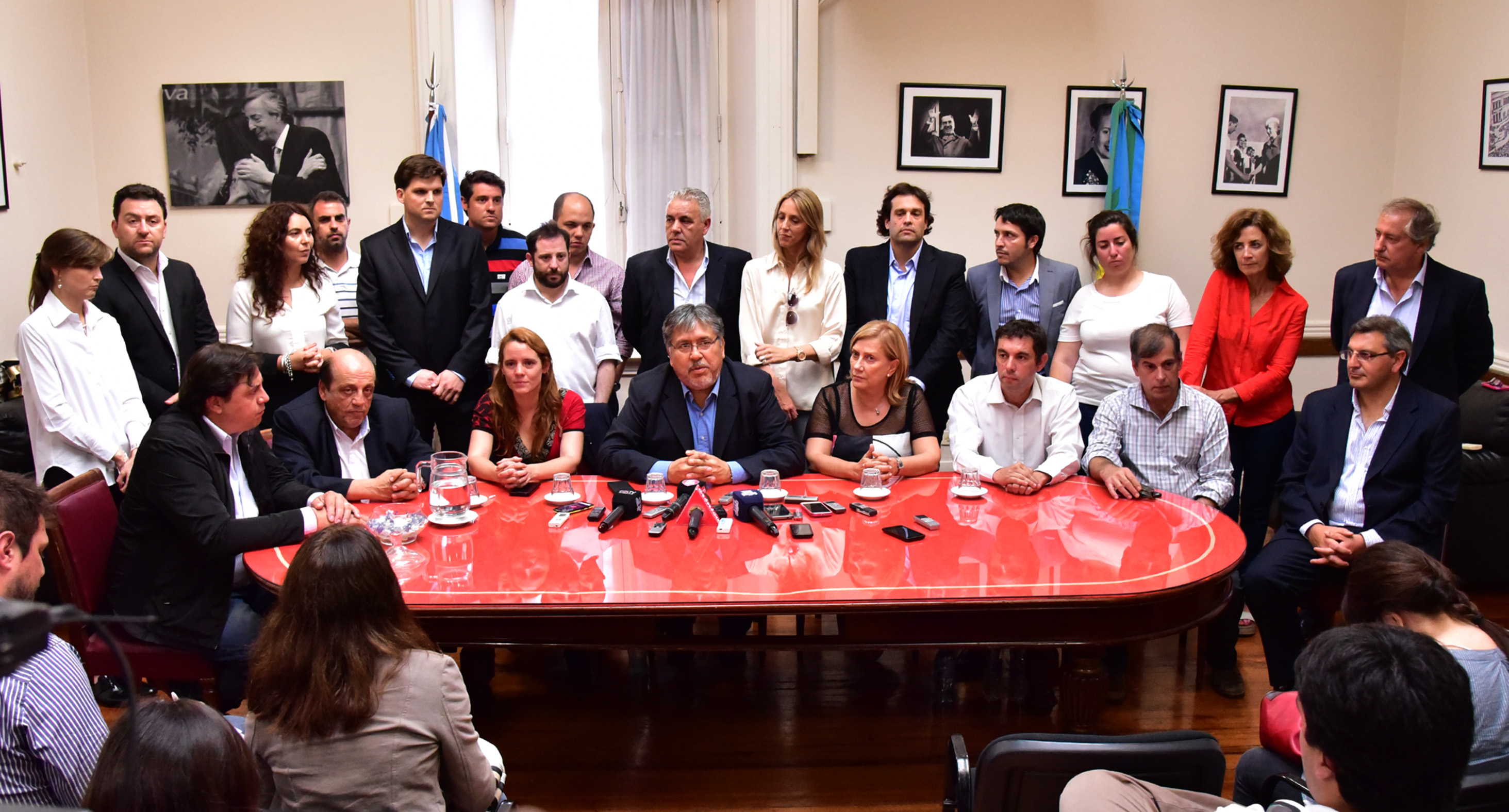 Se rompió el bloque de diputados del FPV