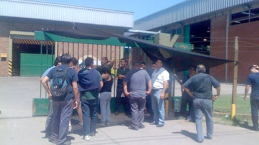 Por 90 despidos trabajdores toman la metalúrgica EITAR