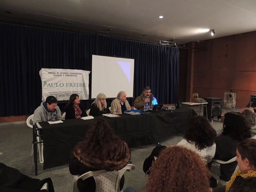 Debate sobre violencia institucional