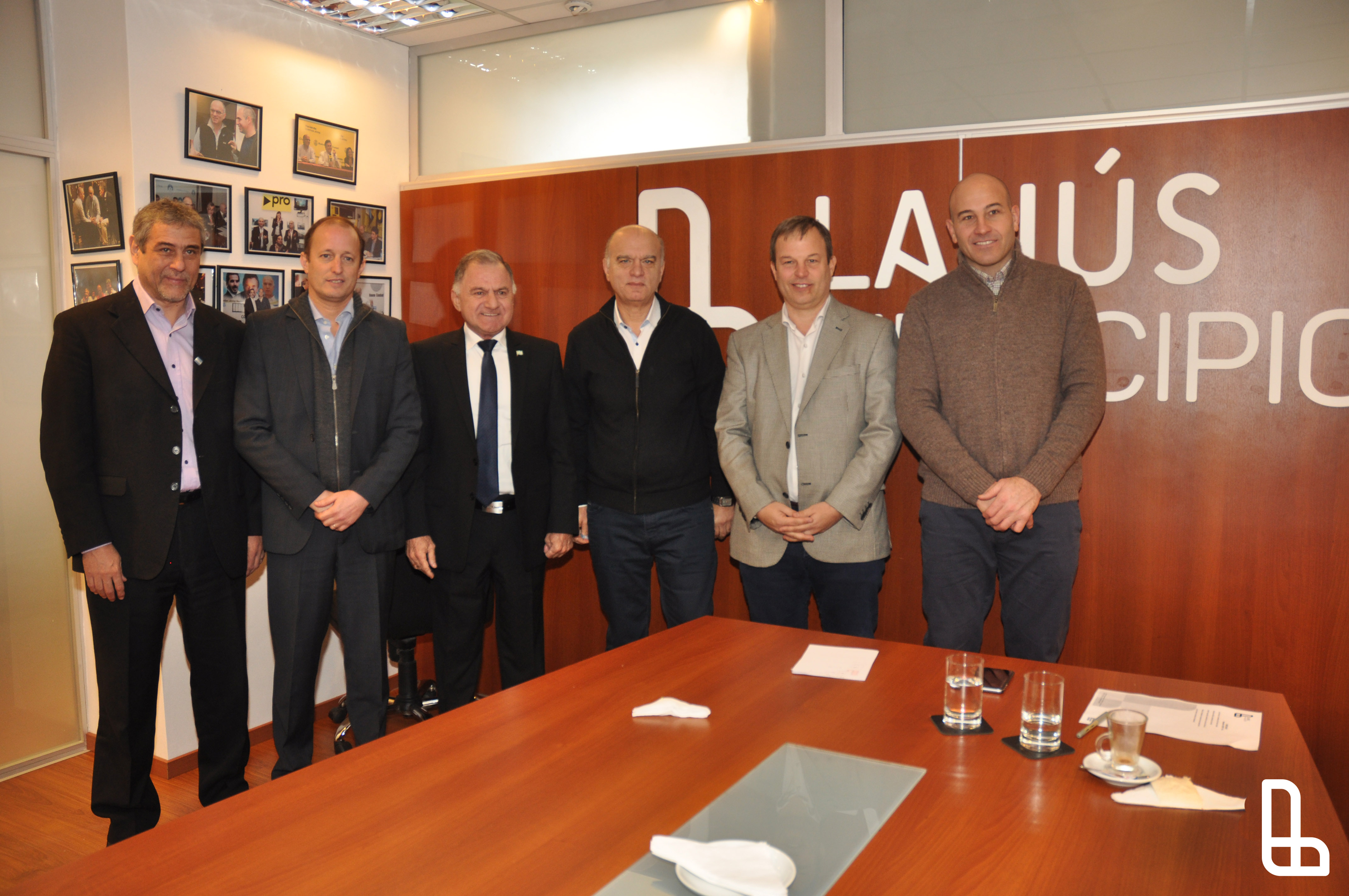 Intendentes del PRO y el FPV en el primer encuentro del COMCOSUR