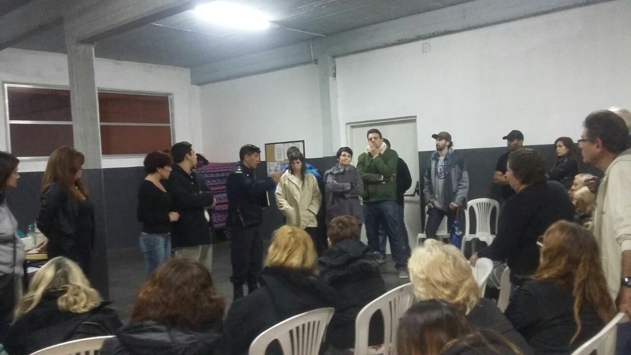 Vecinos de Bernal Oeste reclamaron por seguridad