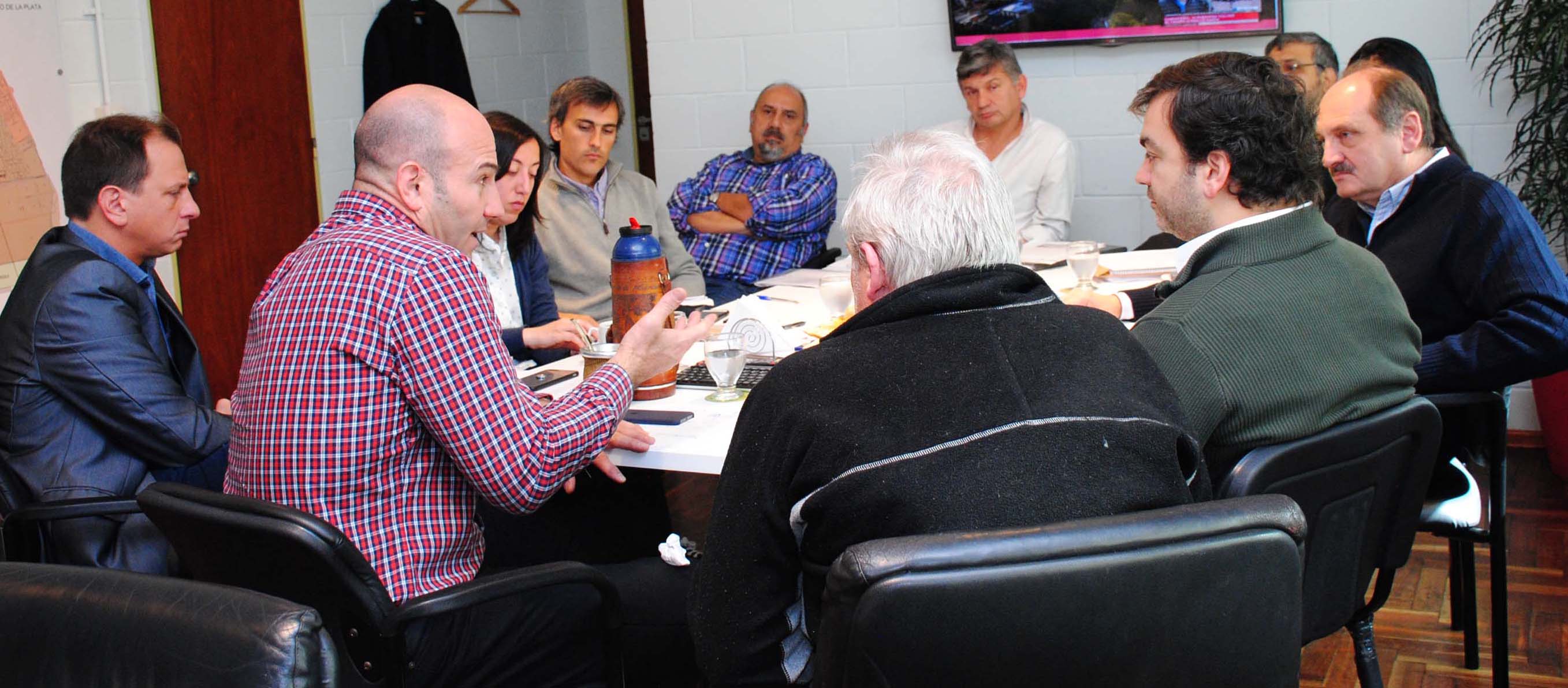 Después del escándalo aceleran obras para los arroyos