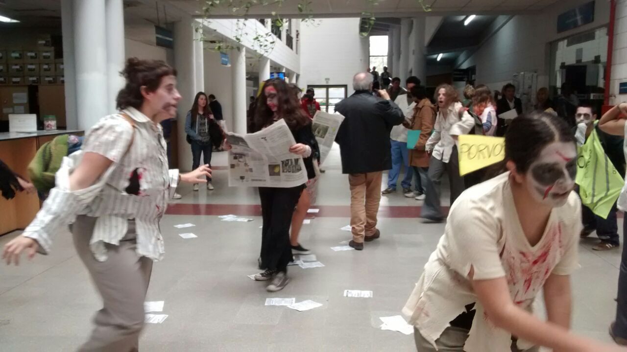 Disfrazados de “PROmbies” HLI intervino la Municipalidad