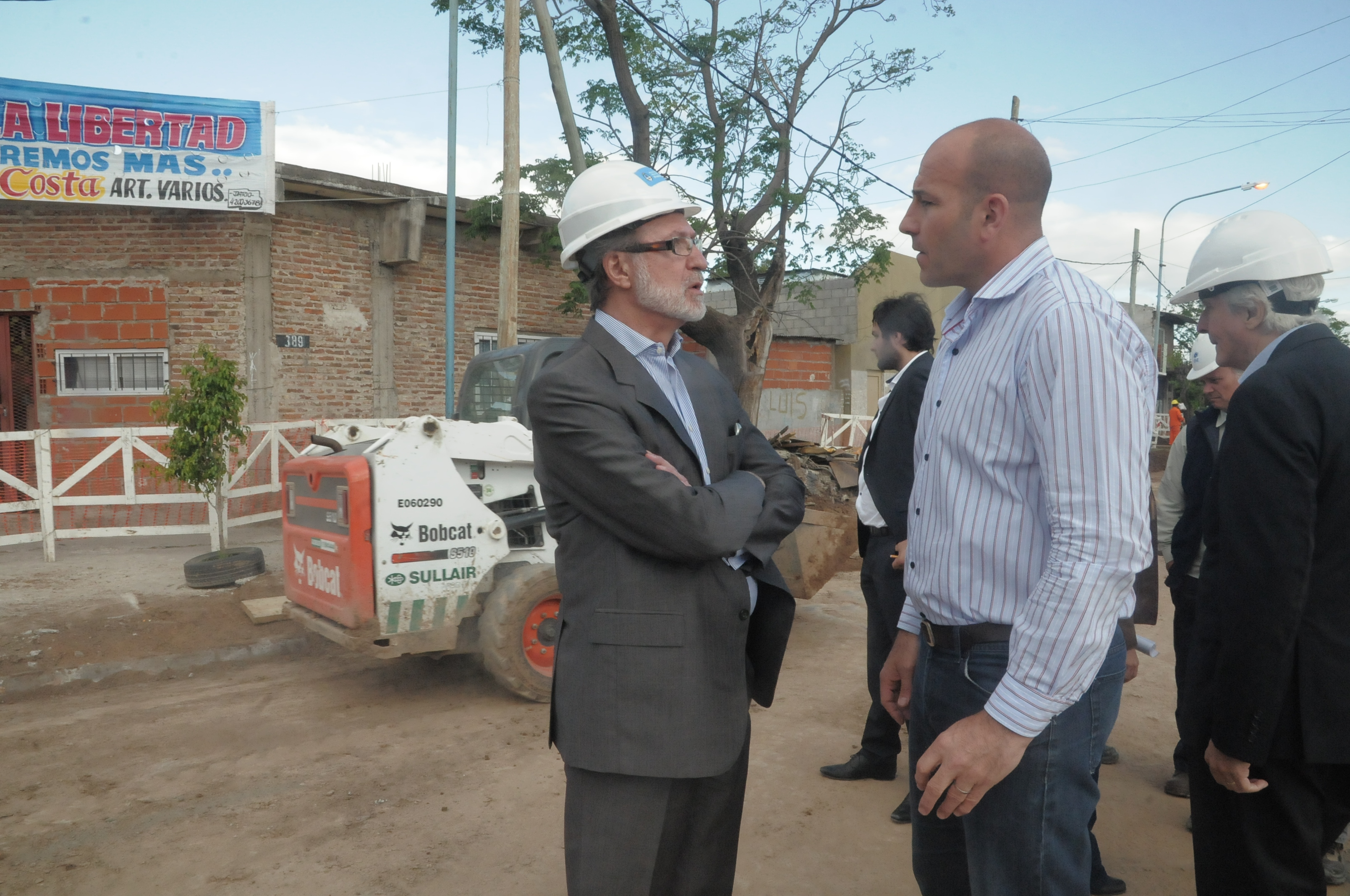 Molina y Chain recorrieron obras cloacales