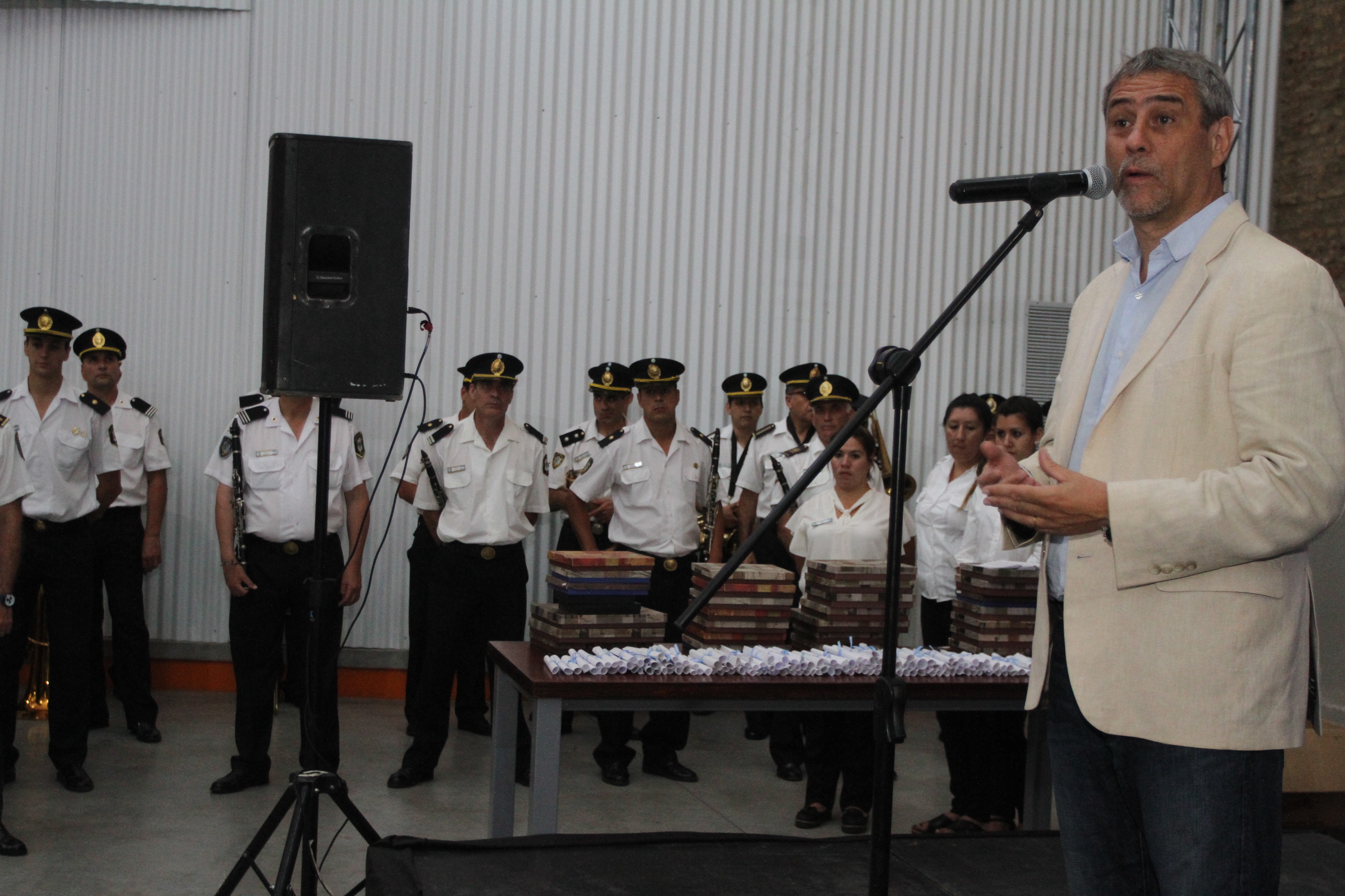 Ferraresi premió a efectivos de todas las fuerzas de seguridad de la ciudad