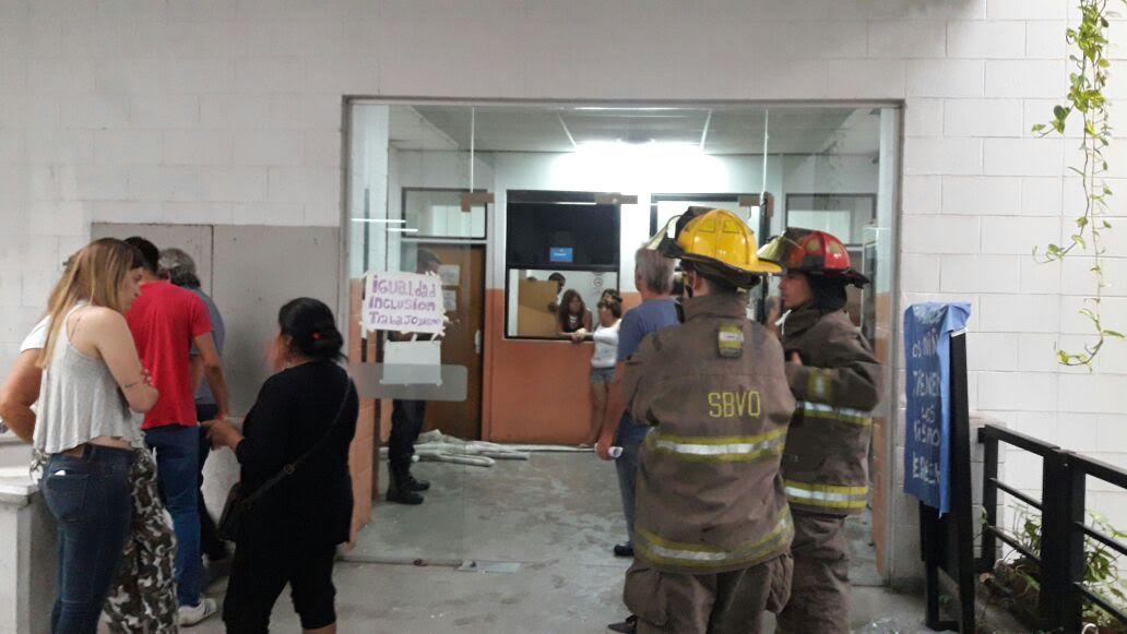 Una mujer se prendió fuego en la Municipalidad