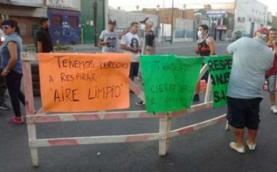 Reclaman que trasladen dos fábricas de Valentín Alsina