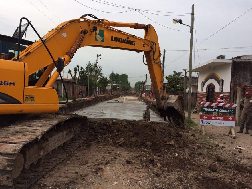 Cascallares prometió asfaltar 400 cuadras este año