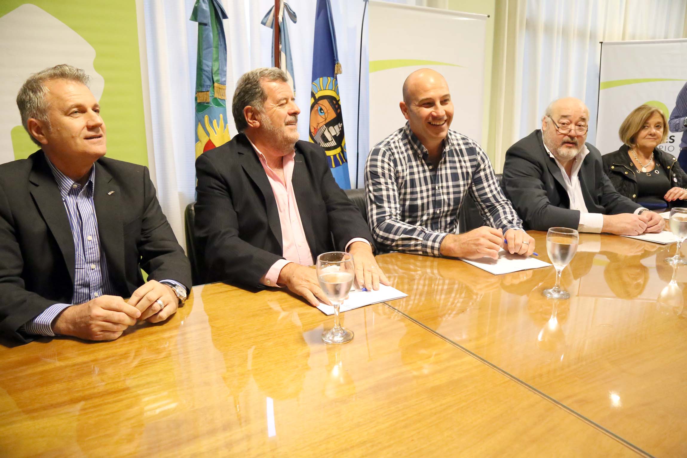 Molina acordó beneficios para PYMES locales