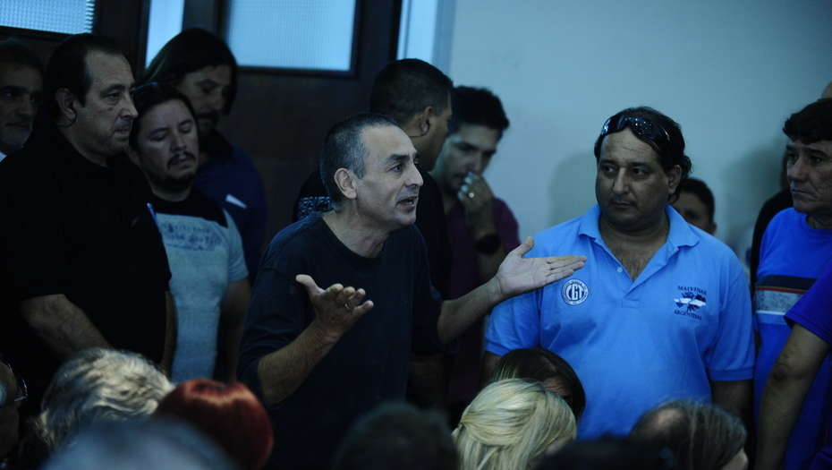Novillo irrumpió en la conferencia de la CGT