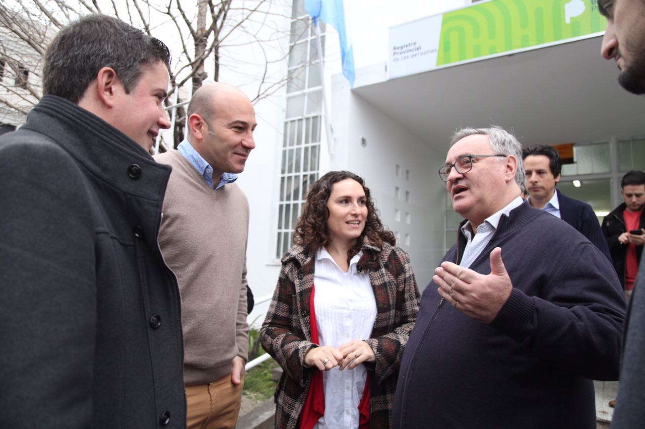 De la Torre y Molina inauguraron obras en el Registro Civil