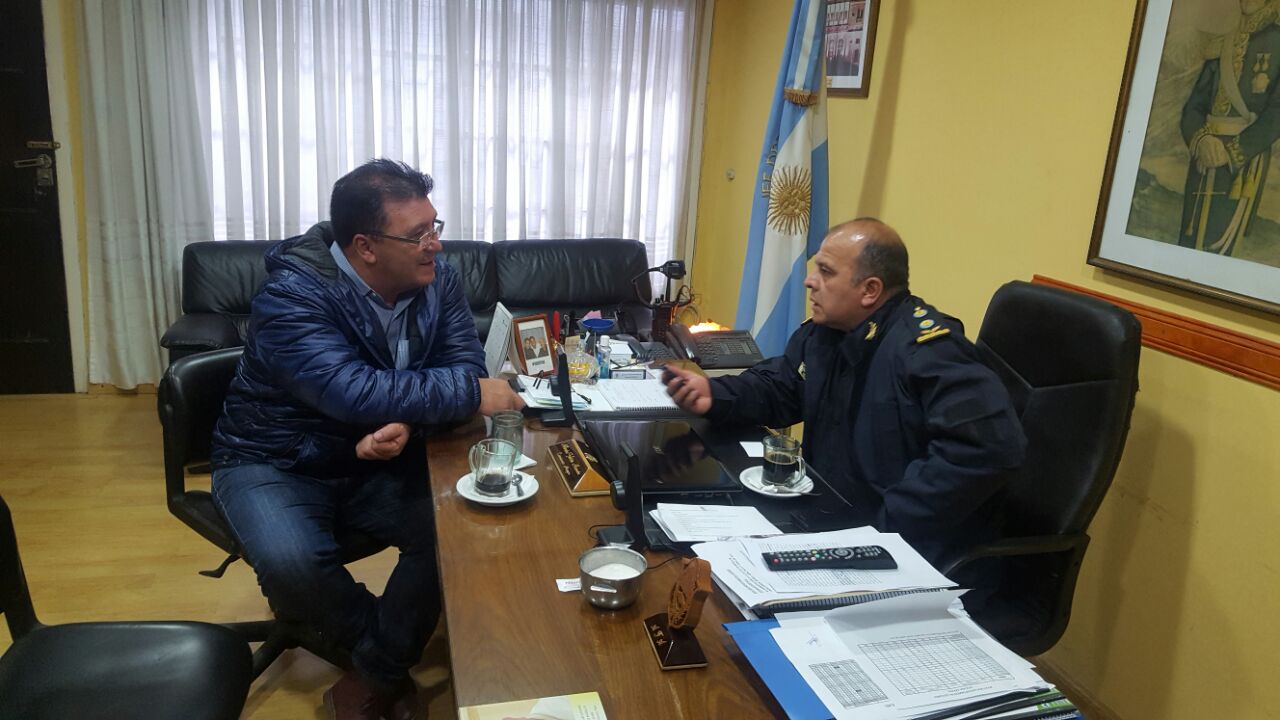 Insólita defensa de un comisario en Varela