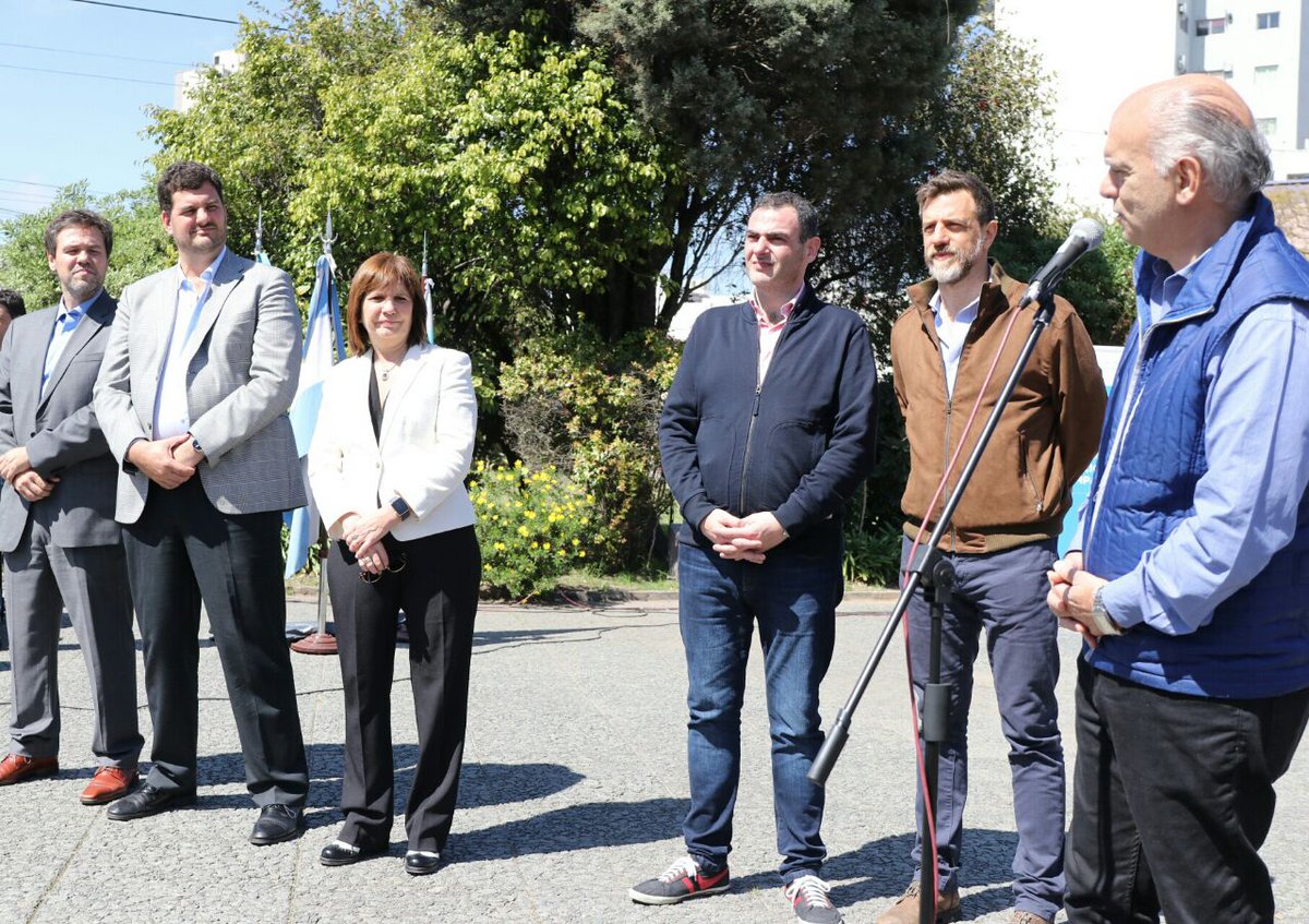 Patricia Bullrich y Burzaco desembarcaron en Lanús