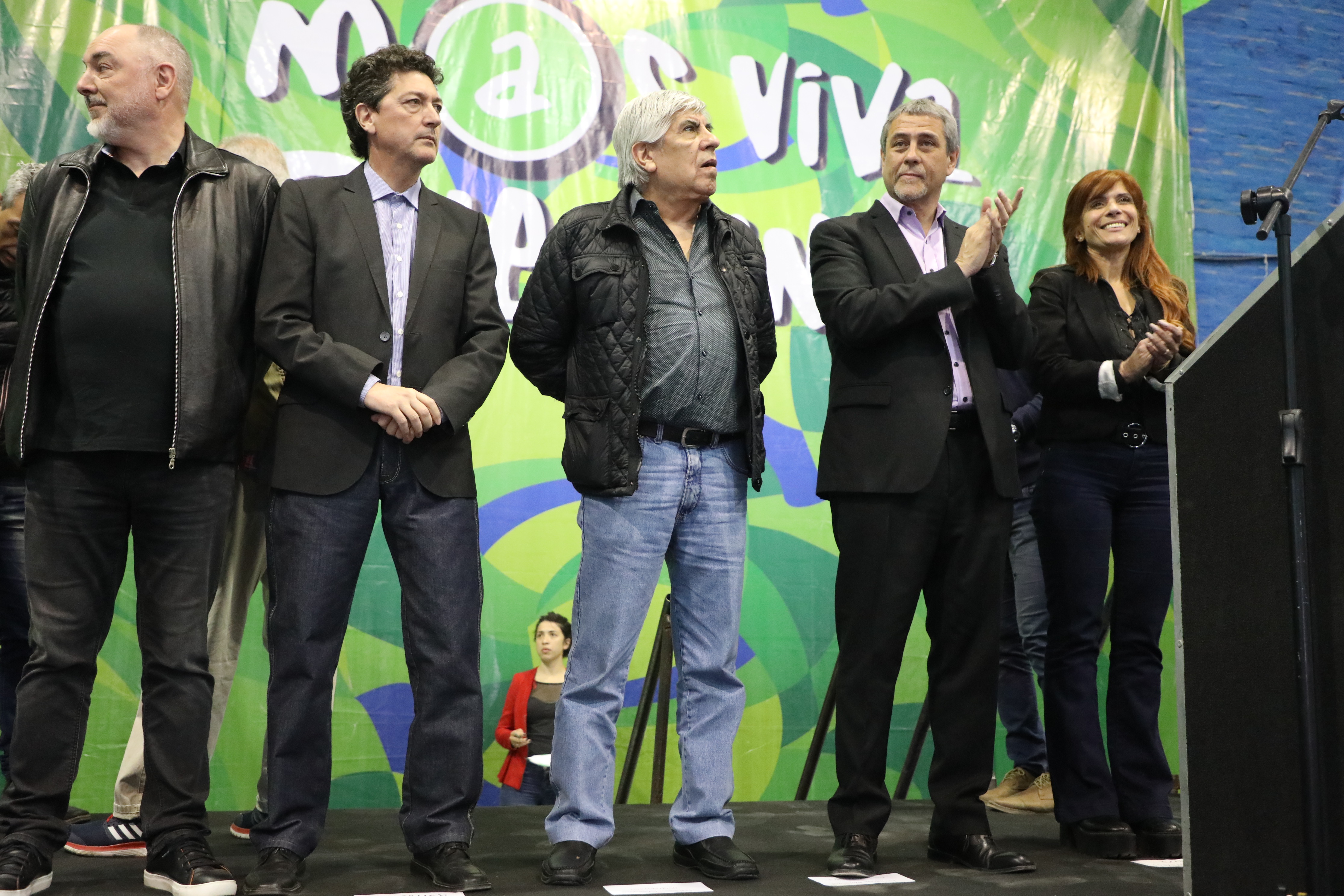 Junto a Moyano, Ferraresi anunció obras para los clubes de primera