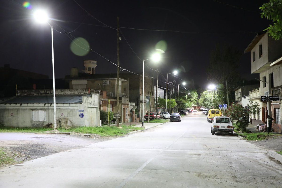 Avellaneda: Trabajos de pavimentación, nuevas luces y arreglos en instituciones