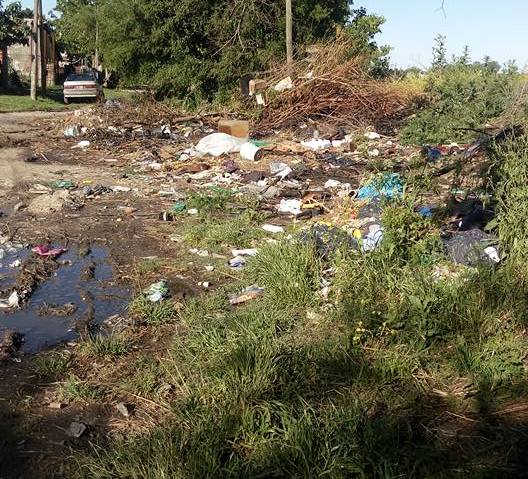Basural a cielo abierto en Varela