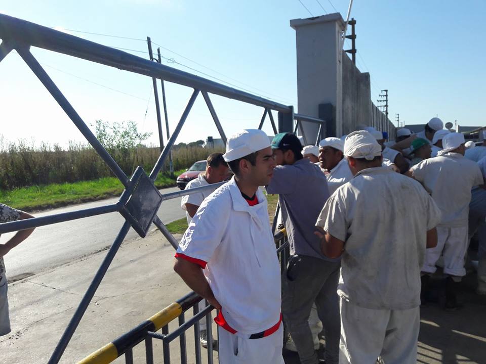 Se agrava el conflicto en el frigorífico Avellaneda