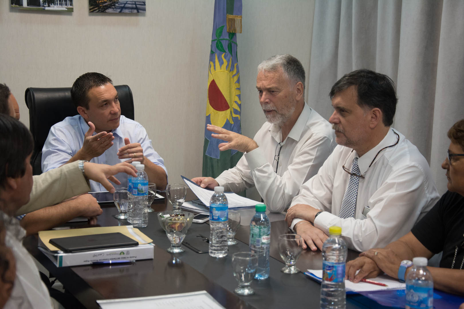 Autoridades de AYSA se reunieron con Watson y vecinos sin agua