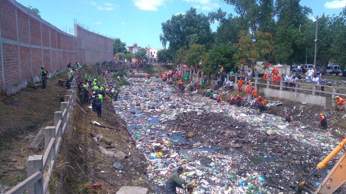 #Quilmes – Ante una situación límite, se limpió el arroyo