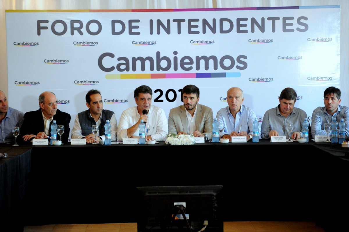 Dietrich mostró el plan de obras a los Intendentes de Cambiemos