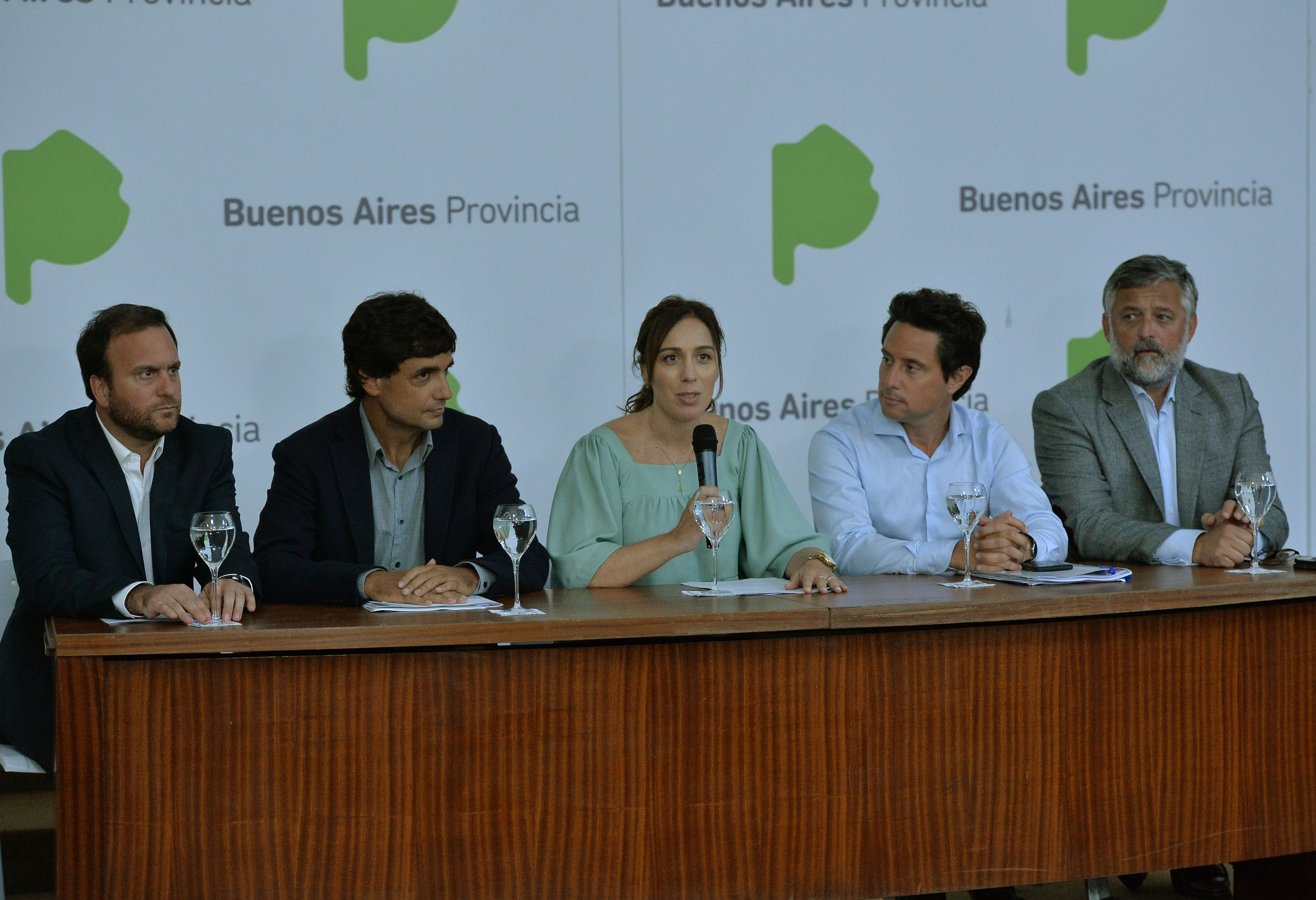 Vidal anunció un adelanto del aumento a docentes previo al paro
