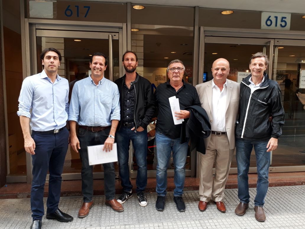 El masissmo de Lanús, Quilmes y Lomas reunido contra el ENRE