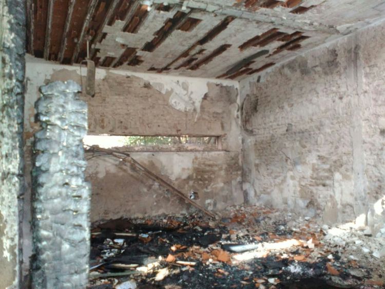 Incendiaron la escuela de Juan José Mussi