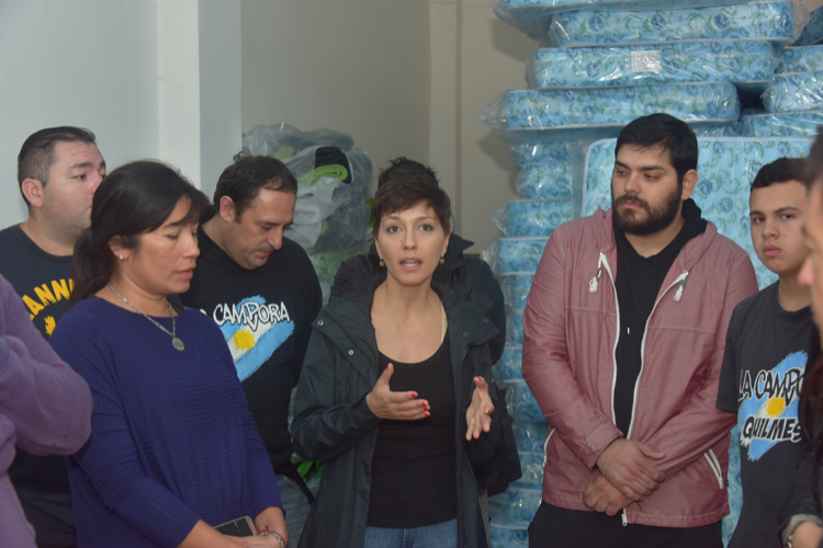 Mayra Mendoza desembarcó en La Matera para brindar asistencia