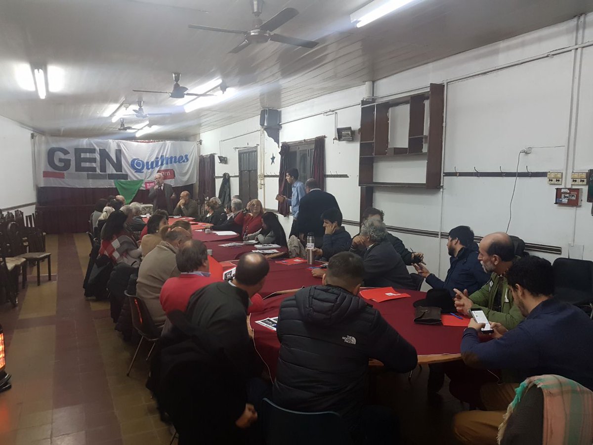 Plenario del GEN en Quilmes: “Elegir entre Macri y Cristina es como elegir nicho o tierra”