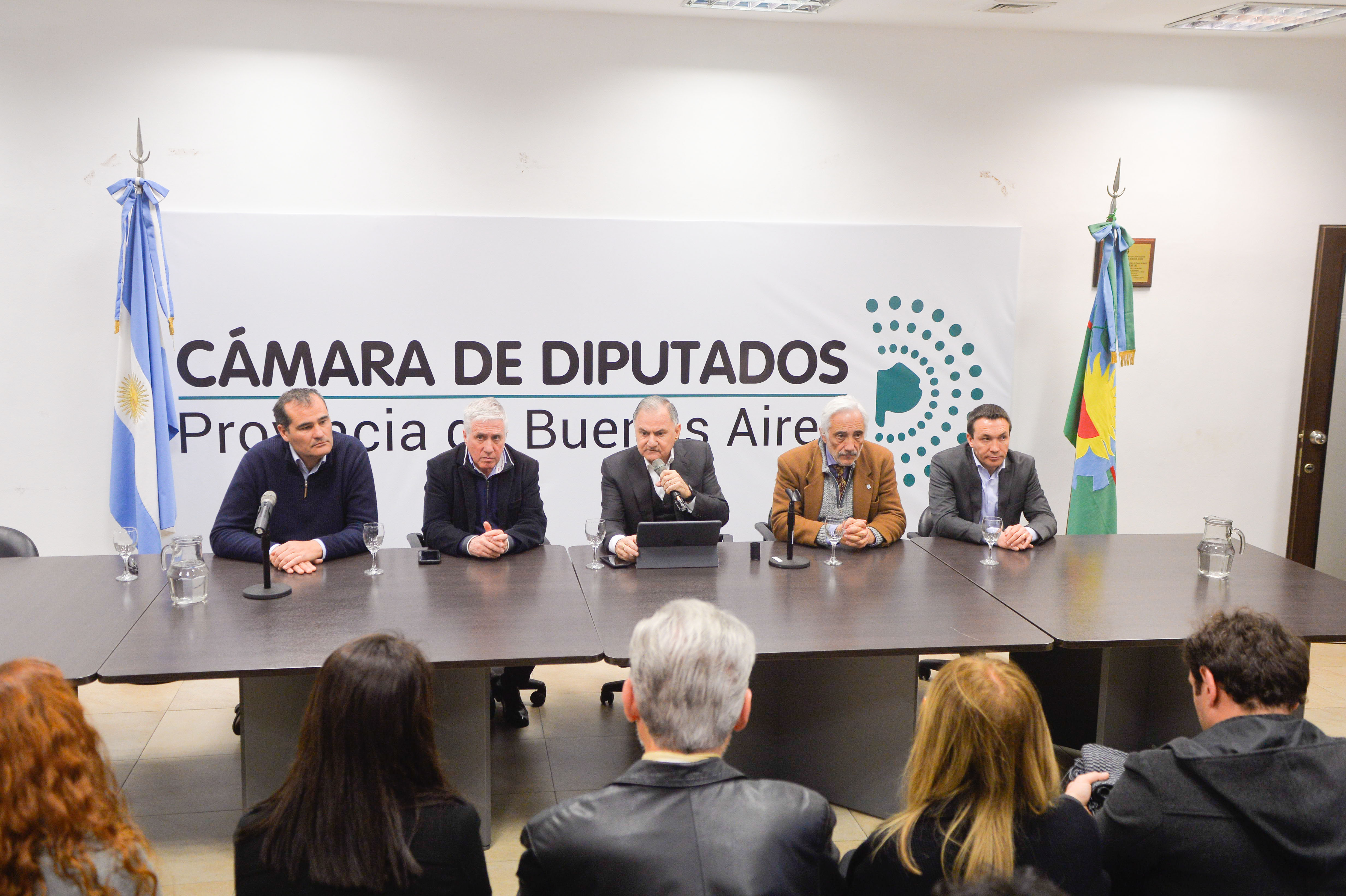 Legisladores provinciales respaldan a la UNAJ