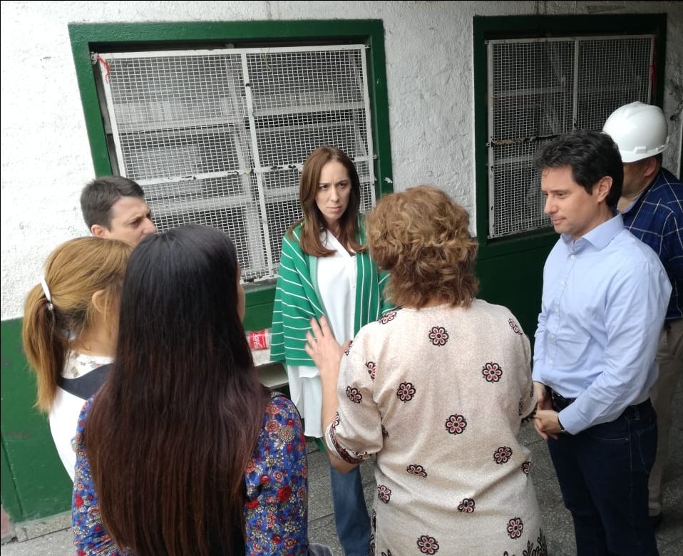 Vidal recorrió la escuela incendiada en Berazategui