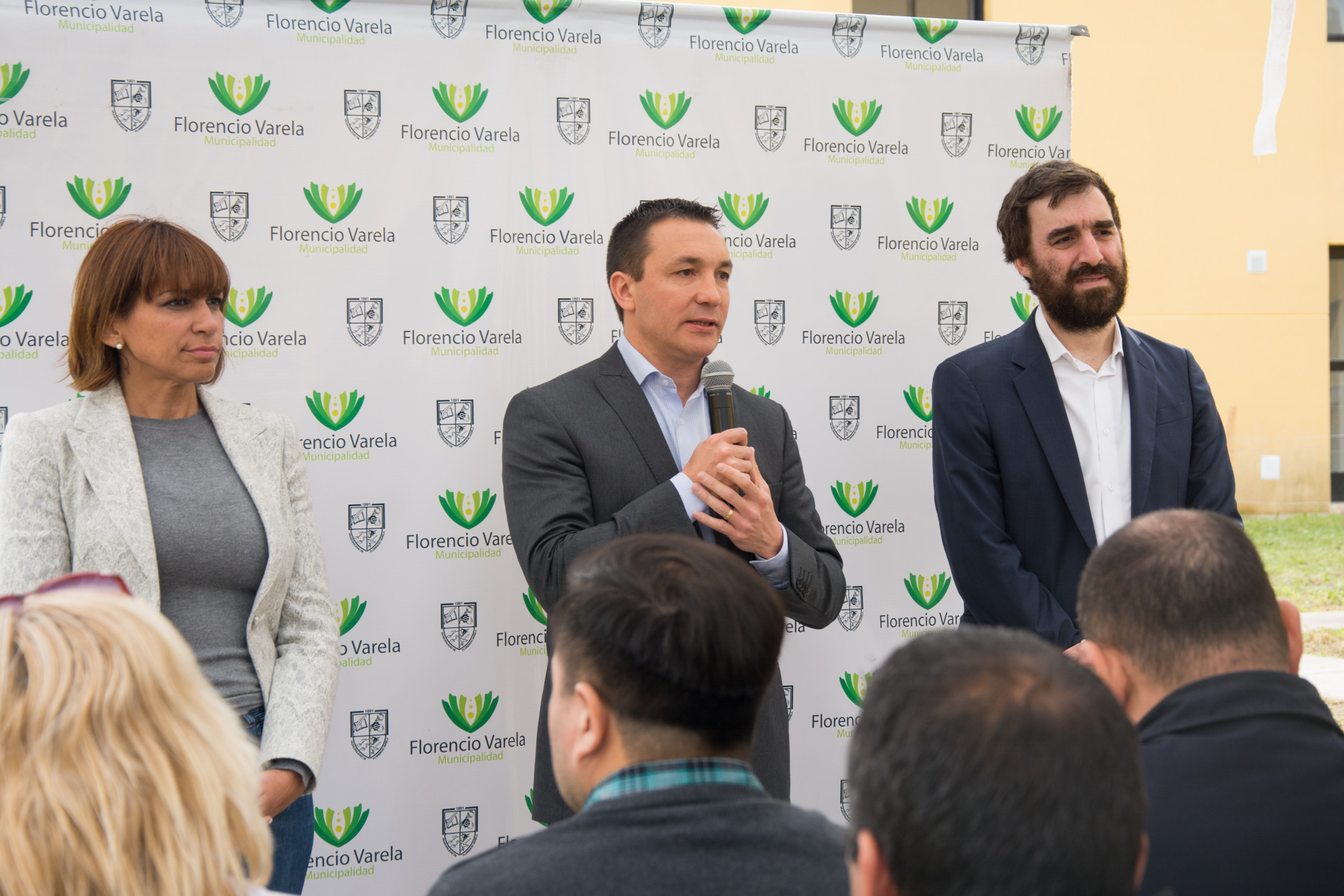 Watson entregó viviendas sociales en Villa del Plata