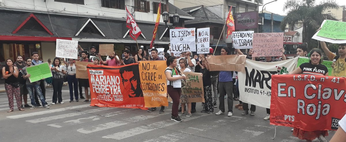 Adrogué: protesta de alumnos del Instituto 41