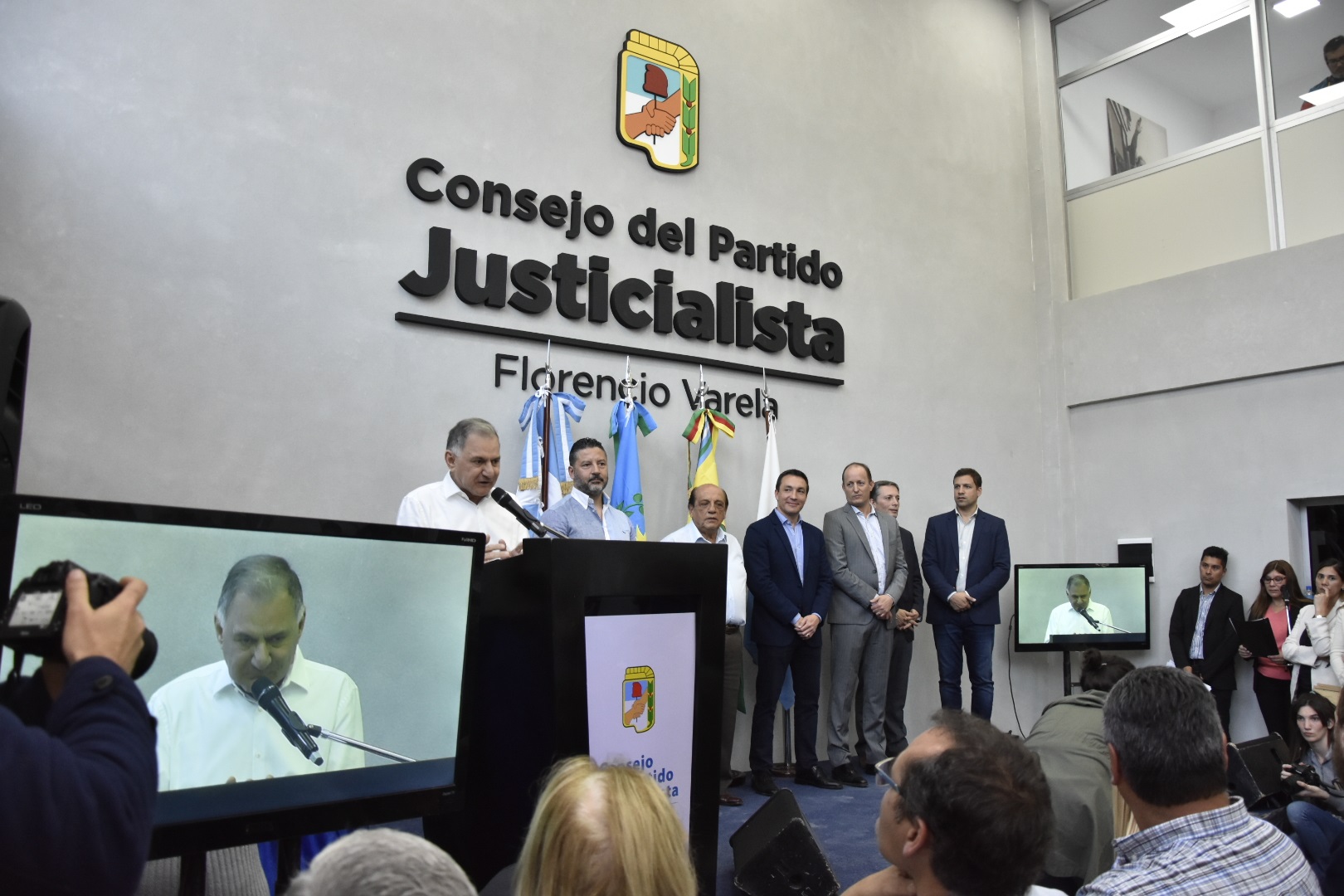 Los caciques bonaerenses se alinearon con CFK en Varela