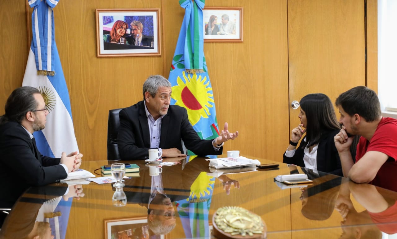 Ferraresi recibió a funcionarios de Venezuela