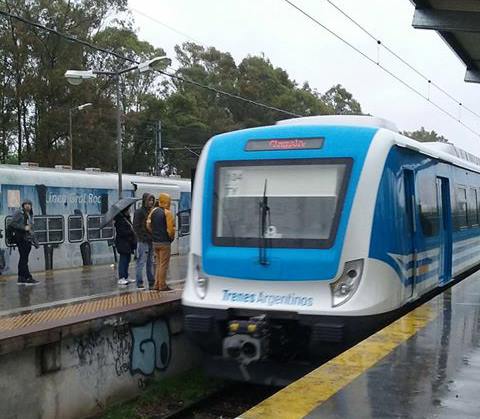 Comienzan a funcionar los trenes directos a Glew y Bosques