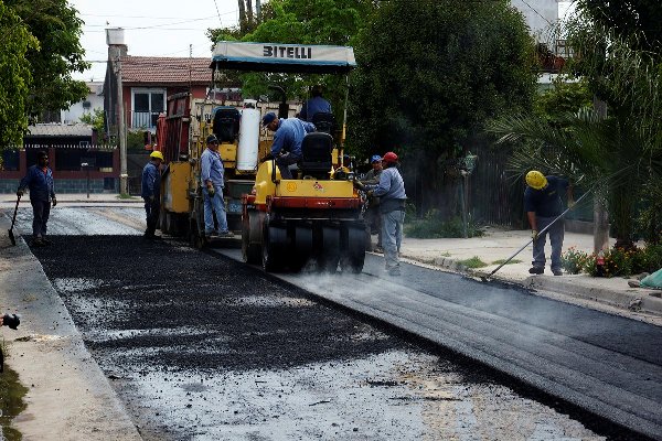 Obras de asfalto en los barrios de Brown