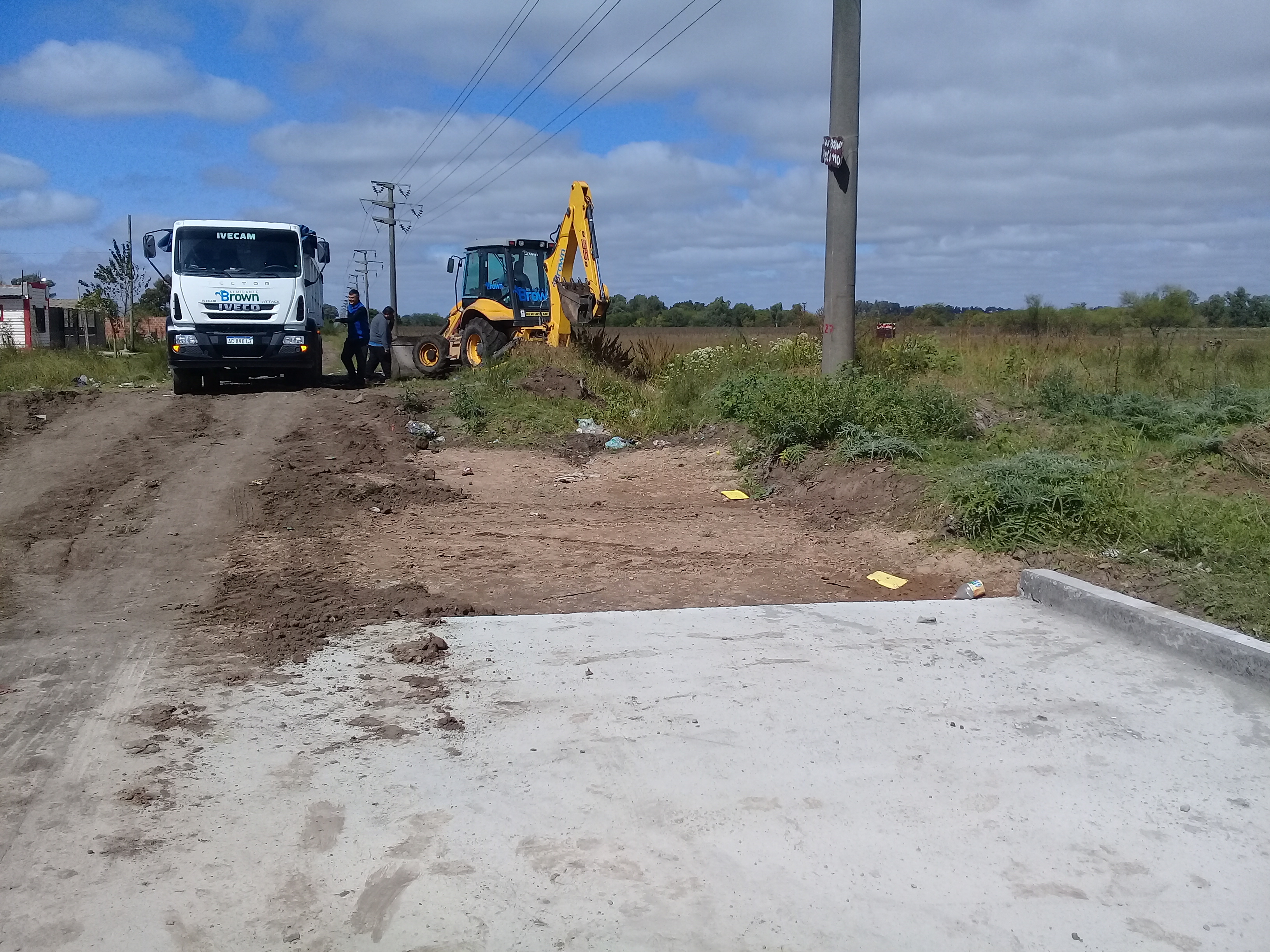 Cascallares recorrió la “histórica obra” de la Avenida Espora